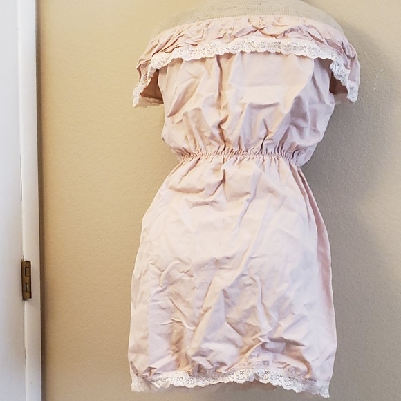 🌟 3 for $15 Deal! 🌟Pink off the shoulder lace dress M - Picture 2 of 4